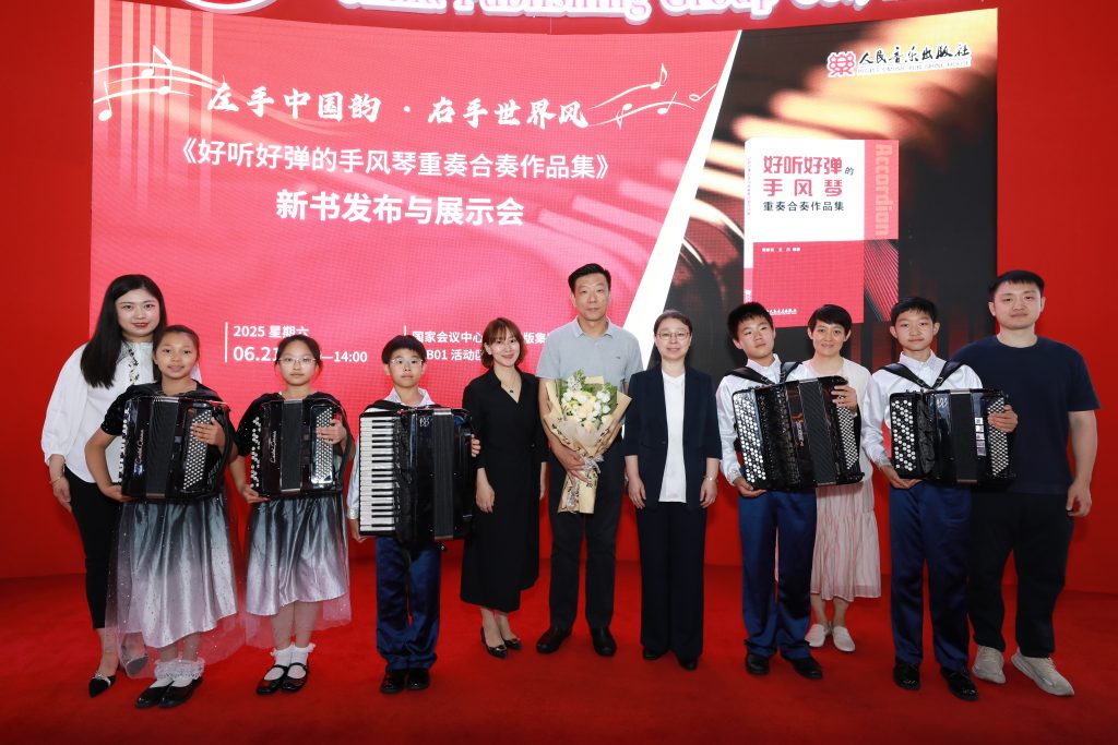 Tan Jialiang launch performers