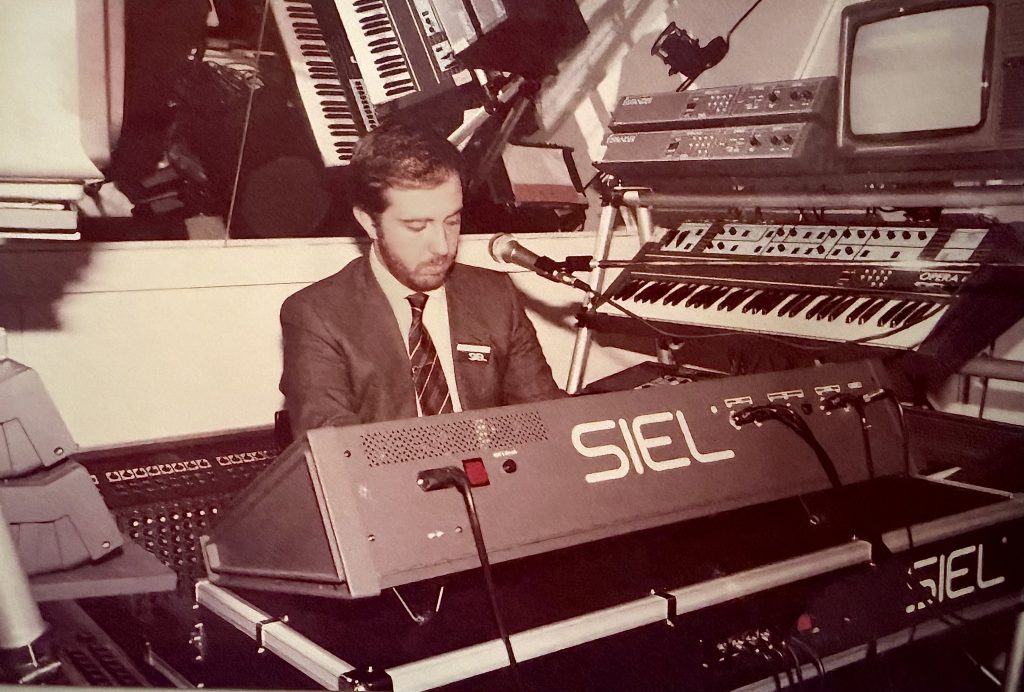 Luigi, 20, during a demonstra2on concert for SIEL