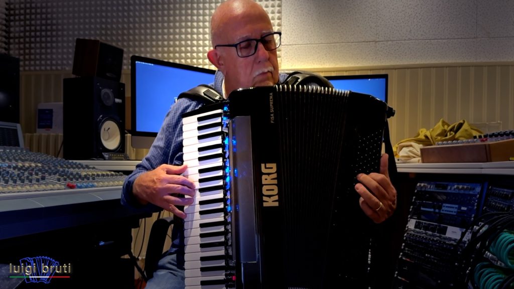 Luigi Bruti performing soundtracks