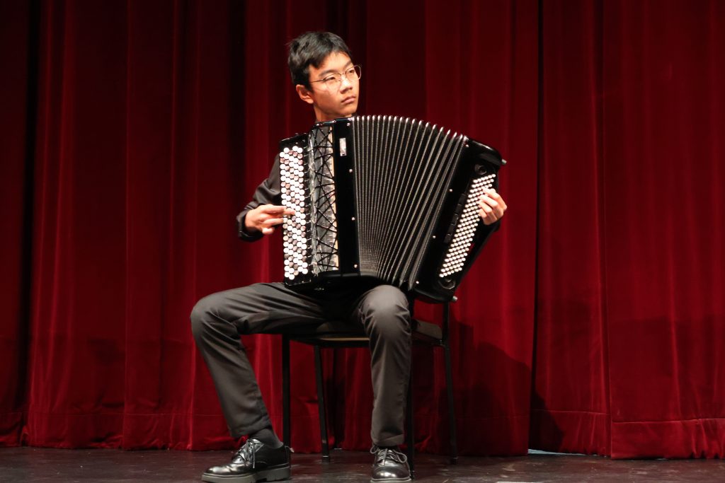 Hangming Zhang