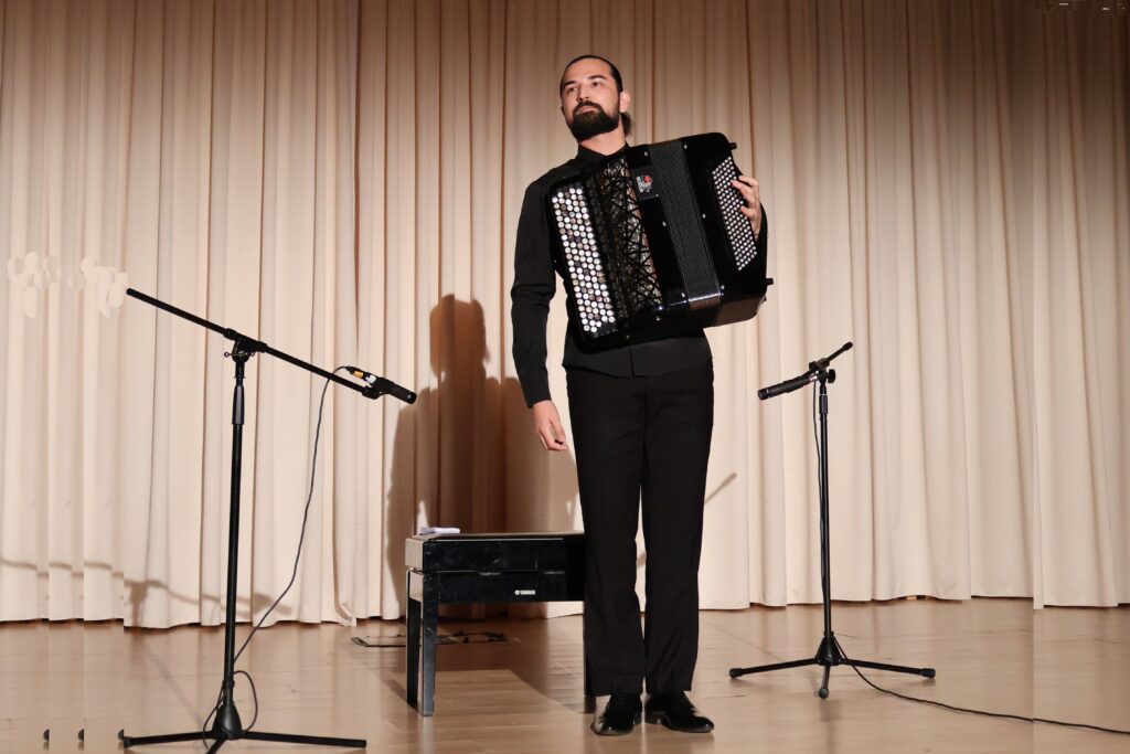 Olzhas Nurlanov ending concert