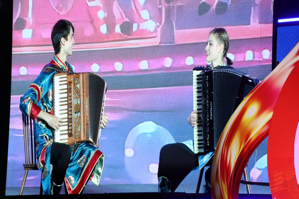 Nikita Kuznetsov & Yevgenia Sirosh