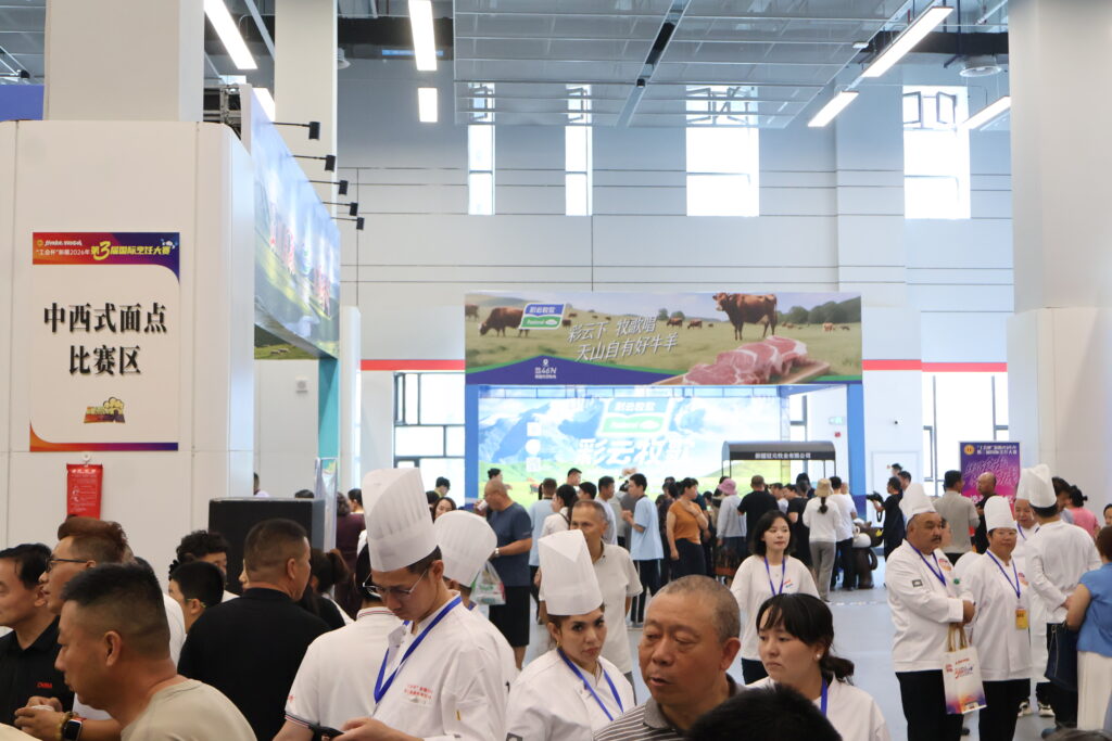 lots of chefs working