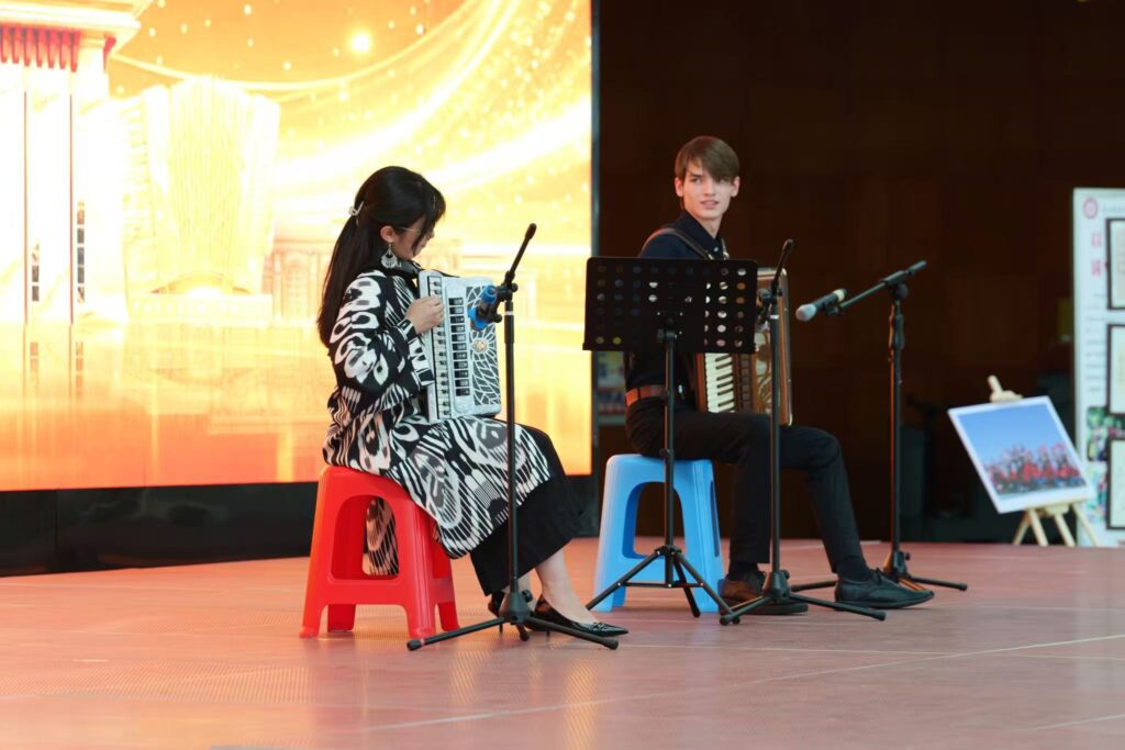 Orzubonu Nurulloeva, Nikita Kuznetsov
