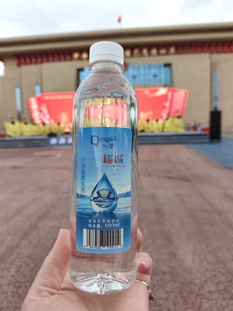 Even water with accordion