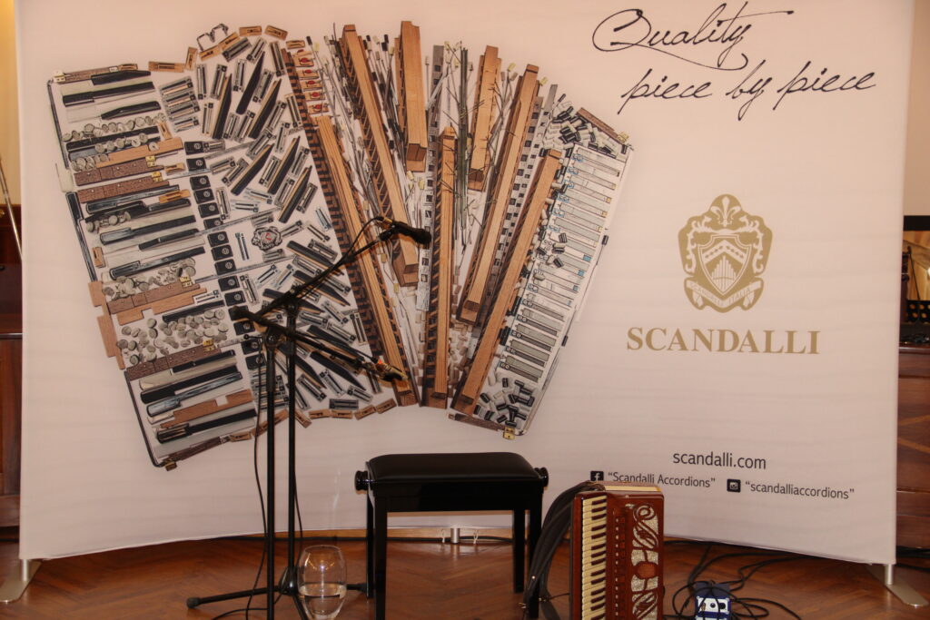 Scandalli stage graphic